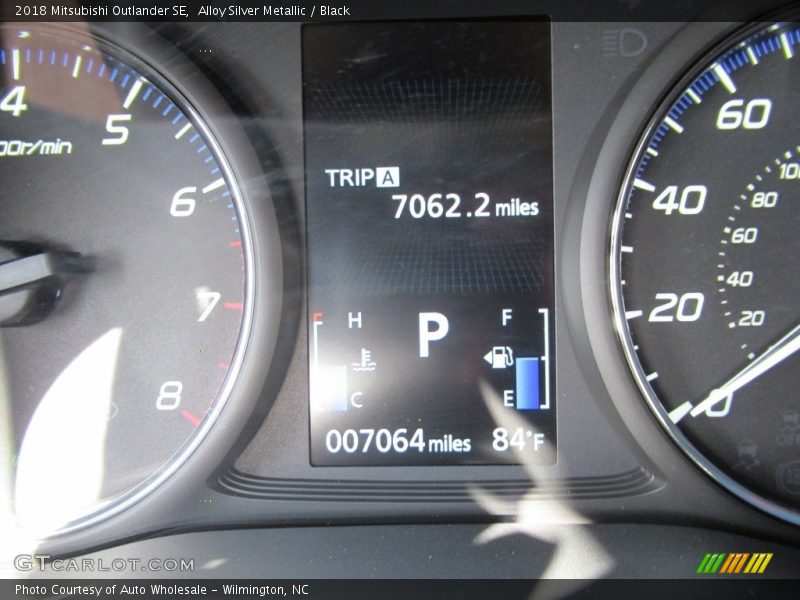 Alloy Silver Metallic / Black 2018 Mitsubishi Outlander SE