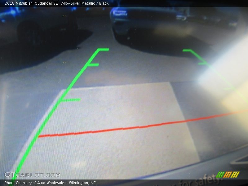 Alloy Silver Metallic / Black 2018 Mitsubishi Outlander SE