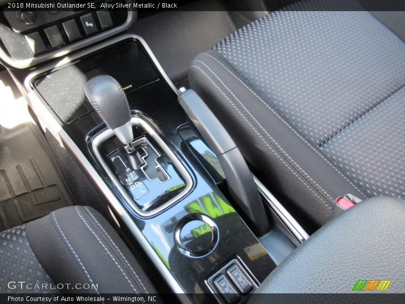 Alloy Silver Metallic / Black 2018 Mitsubishi Outlander SE