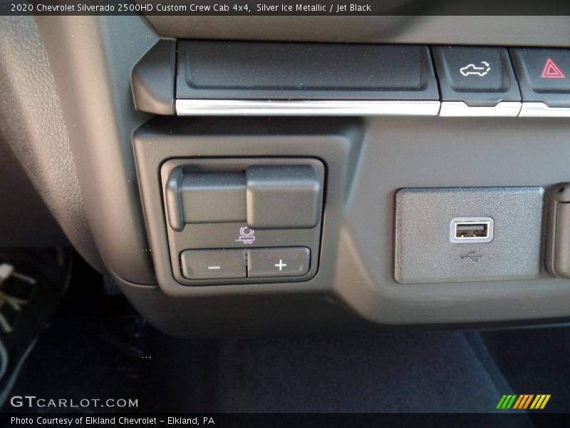 Silver Ice Metallic / Jet Black 2020 Chevrolet Silverado 2500HD Custom Crew Cab 4x4