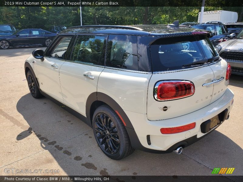 Pepper White / Carbon Black 2019 Mini Clubman Cooper S All4