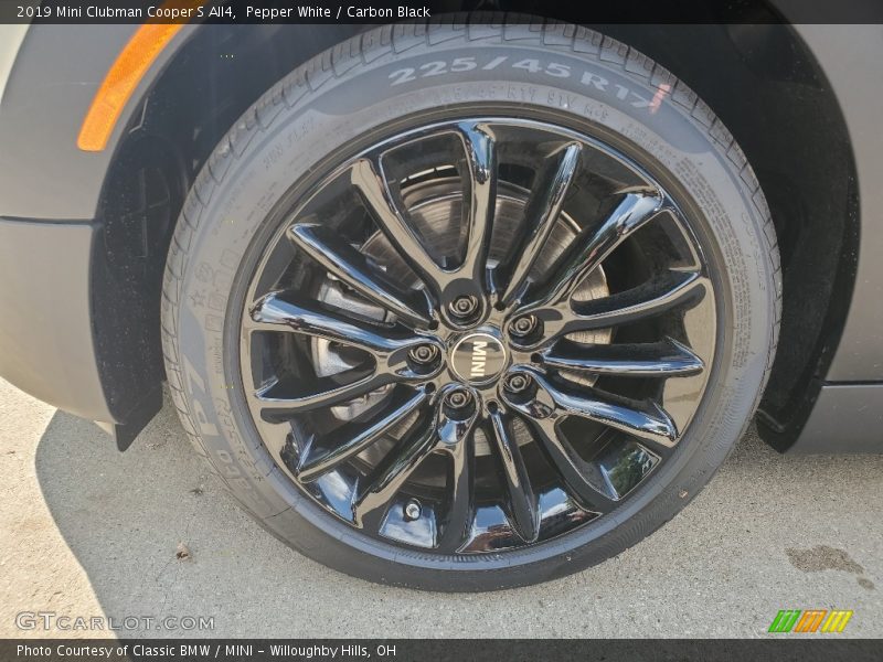 Pepper White / Carbon Black 2019 Mini Clubman Cooper S All4