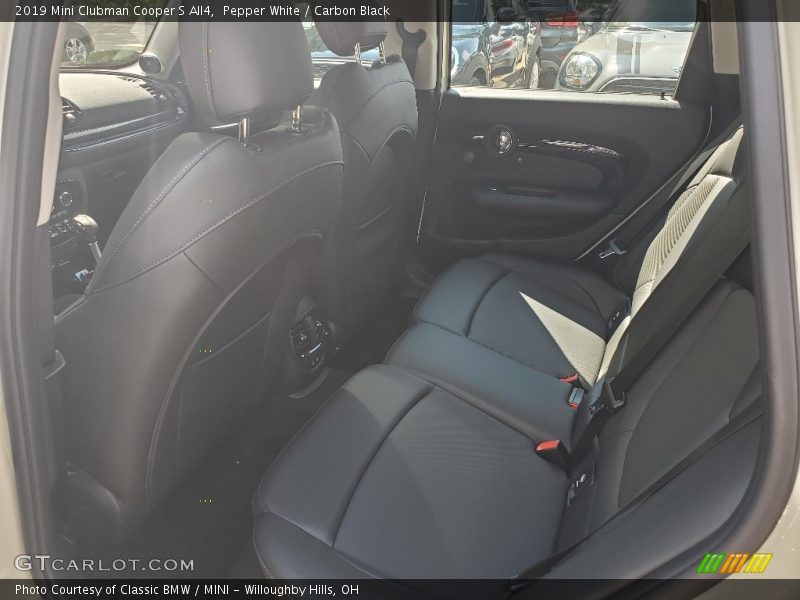 Pepper White / Carbon Black 2019 Mini Clubman Cooper S All4