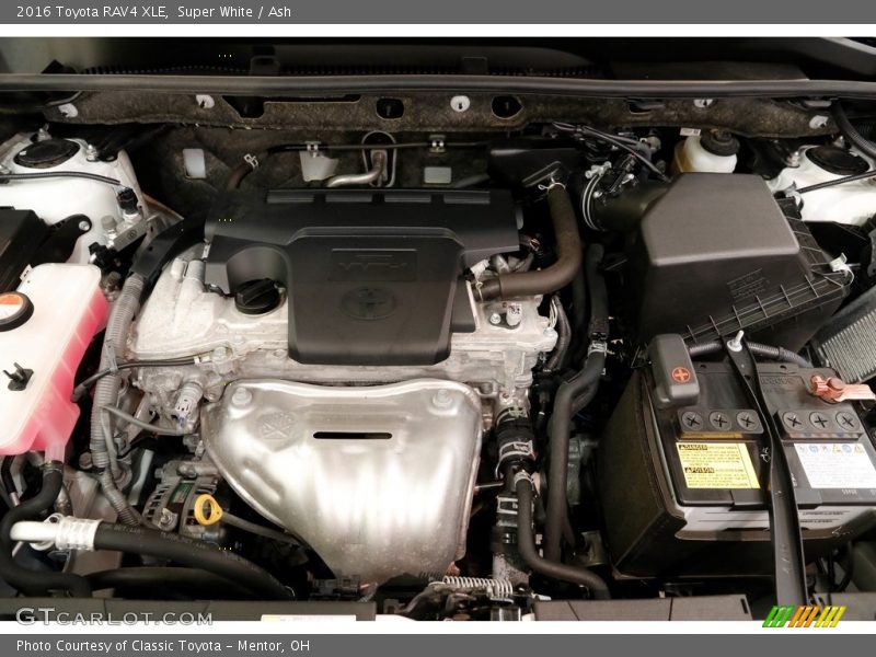 Super White / Ash 2016 Toyota RAV4 XLE