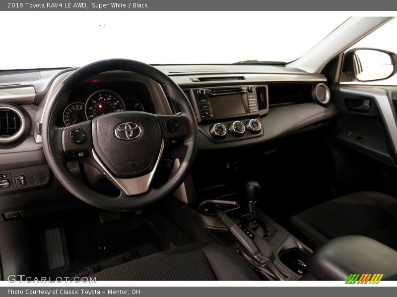Super White / Black 2016 Toyota RAV4 LE AWD