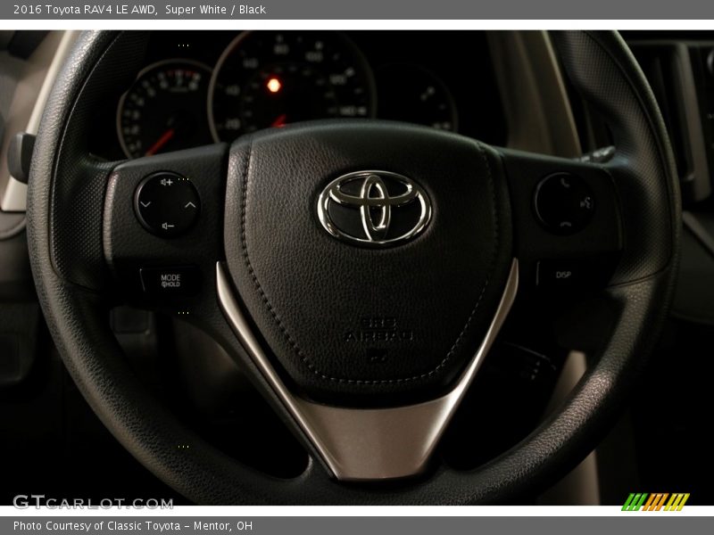 Super White / Black 2016 Toyota RAV4 LE AWD