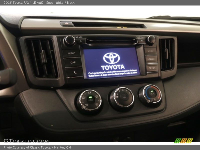 Super White / Black 2016 Toyota RAV4 LE AWD
