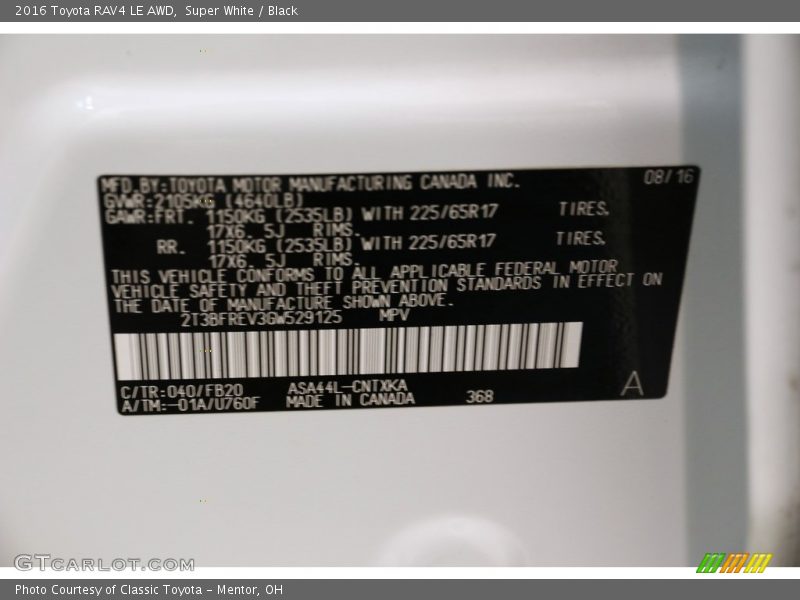 Super White / Black 2016 Toyota RAV4 LE AWD