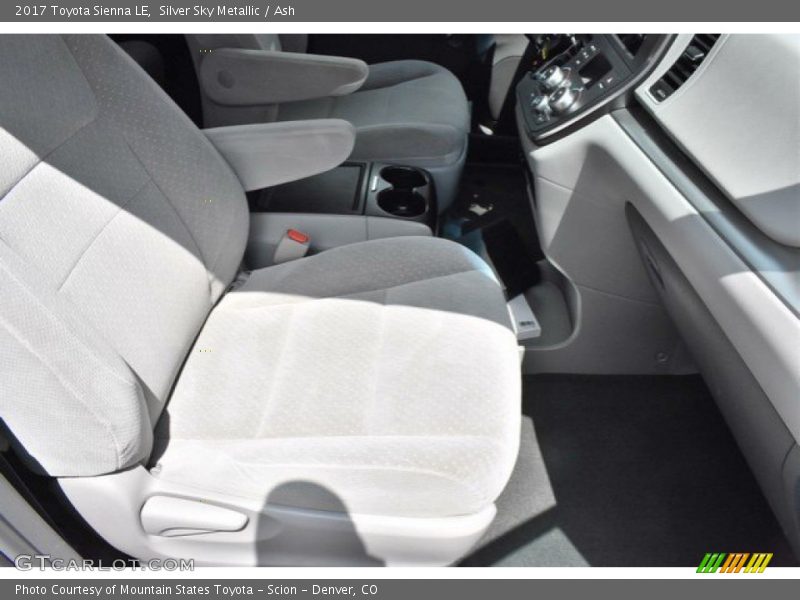 Silver Sky Metallic / Ash 2017 Toyota Sienna LE