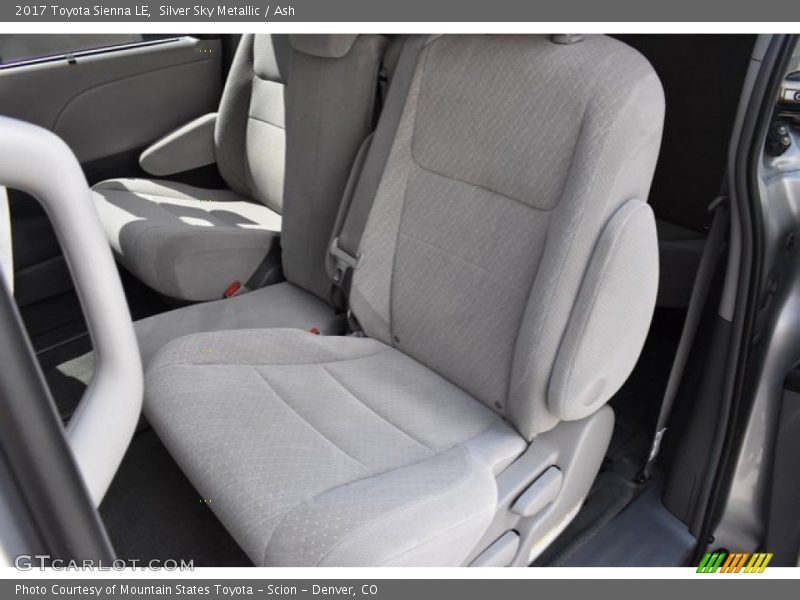 Silver Sky Metallic / Ash 2017 Toyota Sienna LE