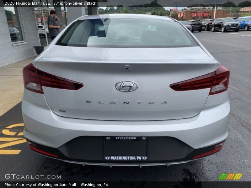 Symphony Silver / Black 2020 Hyundai Elantra SE