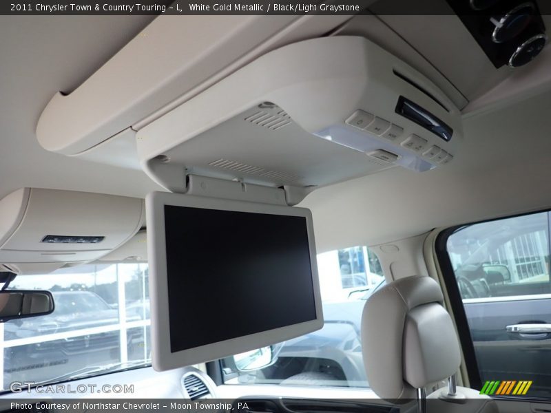 White Gold Metallic / Black/Light Graystone 2011 Chrysler Town & Country Touring - L