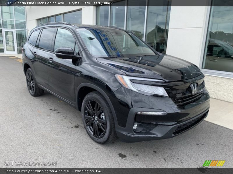 Front 3/4 View of 2020 Pilot Black Edition AWD