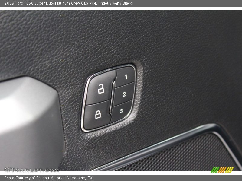 Ingot Silver / Black 2019 Ford F350 Super Duty Platinum Crew Cab 4x4