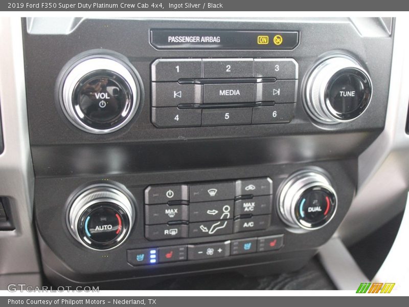 Ingot Silver / Black 2019 Ford F350 Super Duty Platinum Crew Cab 4x4