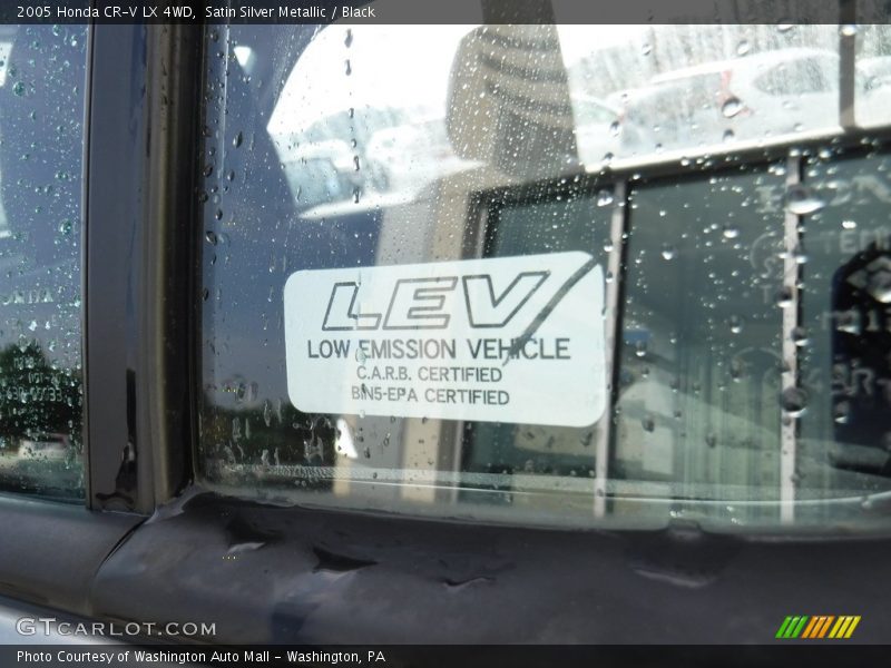 Satin Silver Metallic / Black 2005 Honda CR-V LX 4WD