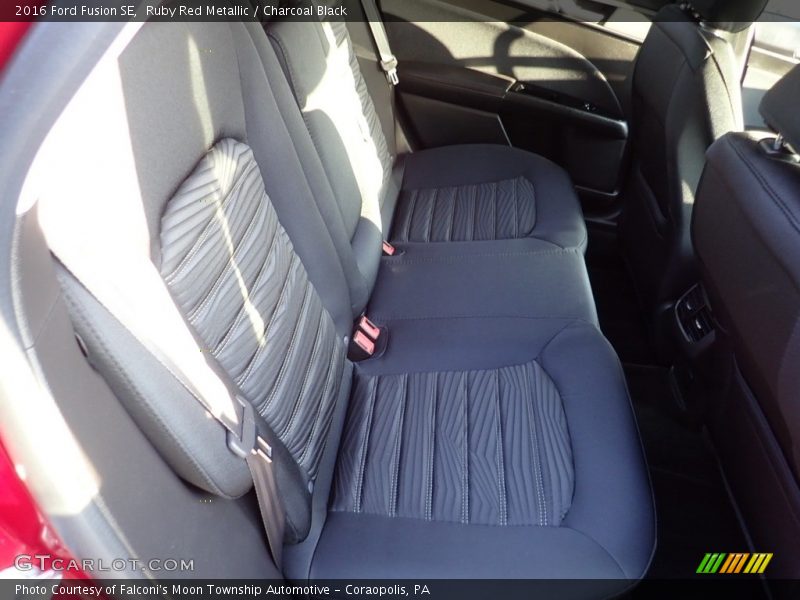 Ruby Red Metallic / Charcoal Black 2016 Ford Fusion SE