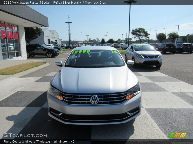 Reflex Silver Metallic / Moonrock Gray 2016 Volkswagen Passat S Sedan