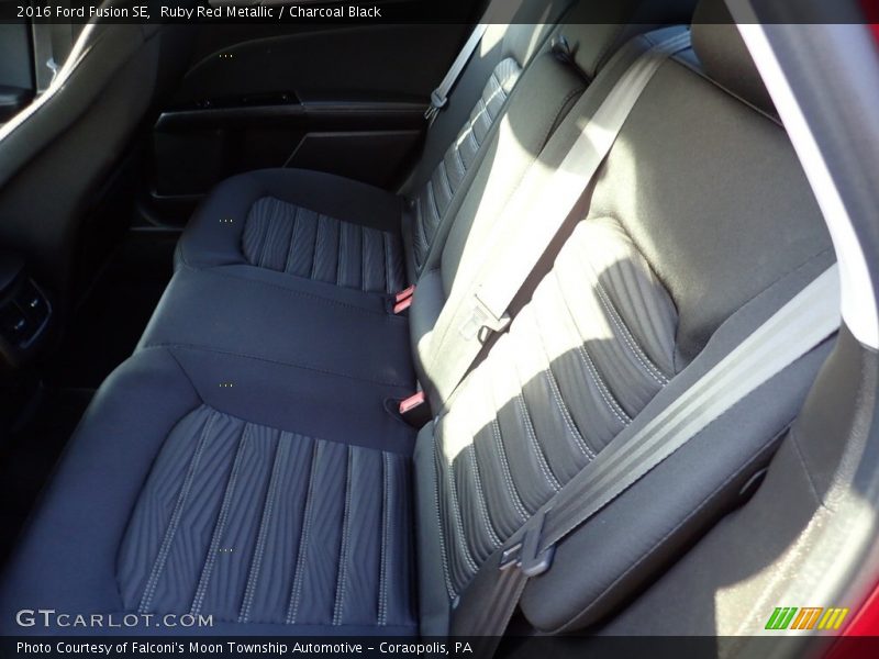 Ruby Red Metallic / Charcoal Black 2016 Ford Fusion SE