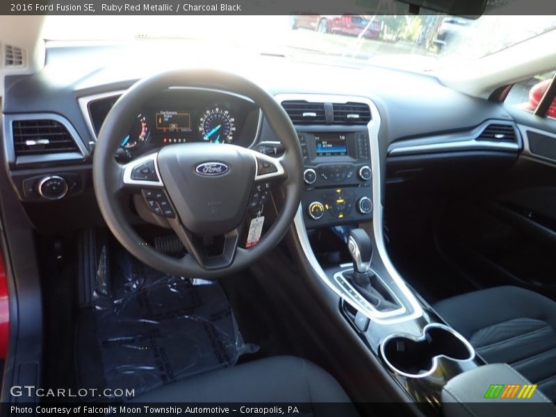 Ruby Red Metallic / Charcoal Black 2016 Ford Fusion SE