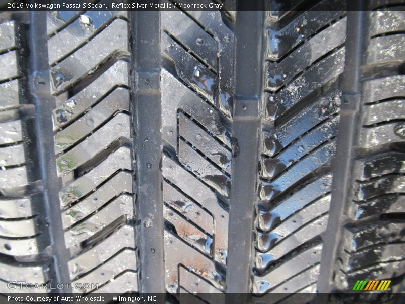 Reflex Silver Metallic / Moonrock Gray 2016 Volkswagen Passat S Sedan