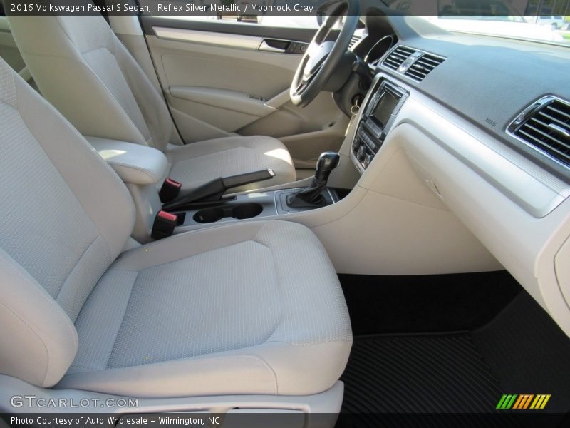Reflex Silver Metallic / Moonrock Gray 2016 Volkswagen Passat S Sedan