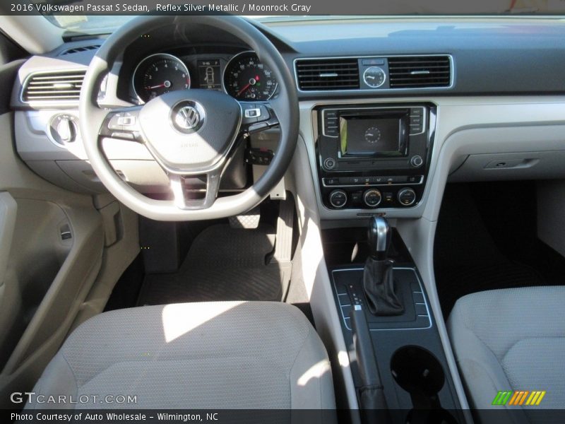 Reflex Silver Metallic / Moonrock Gray 2016 Volkswagen Passat S Sedan