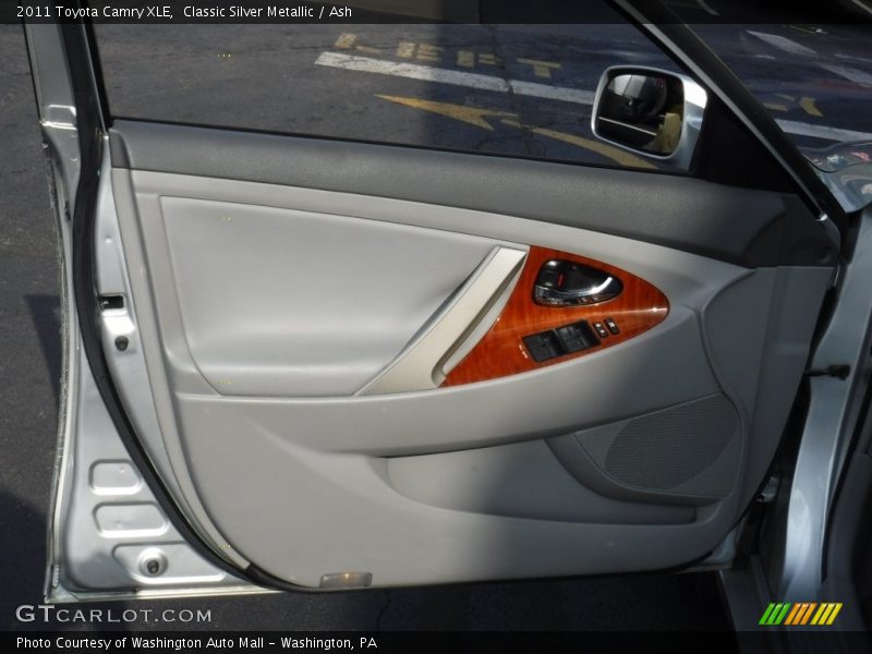 Classic Silver Metallic / Ash 2011 Toyota Camry XLE