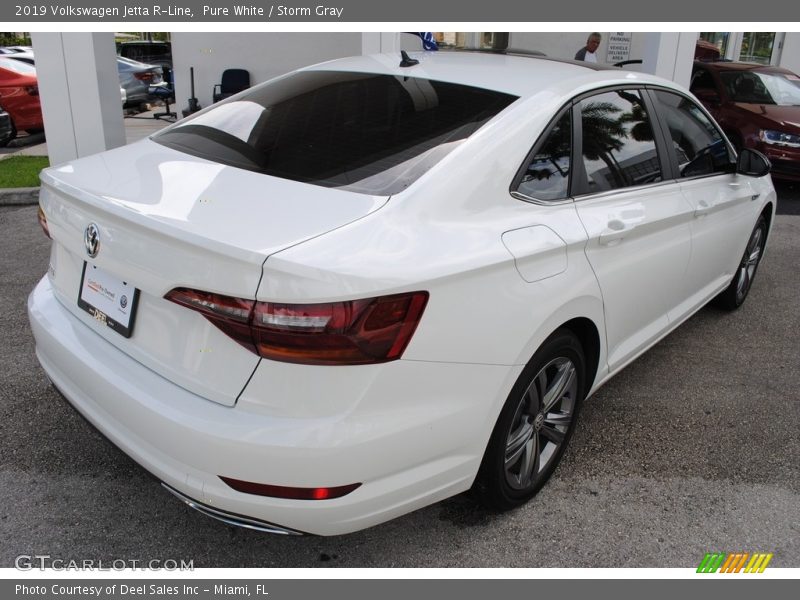 Pure White / Storm Gray 2019 Volkswagen Jetta R-Line