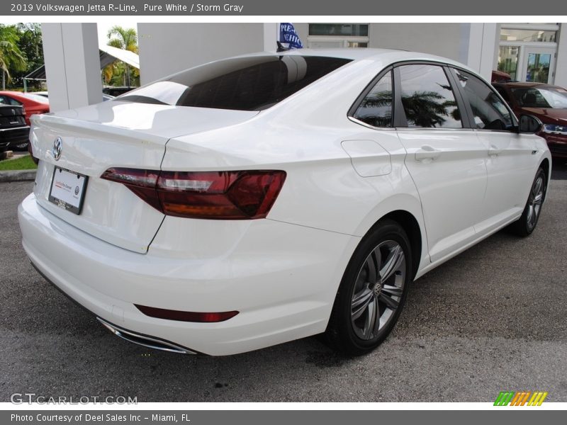 Pure White / Storm Gray 2019 Volkswagen Jetta R-Line