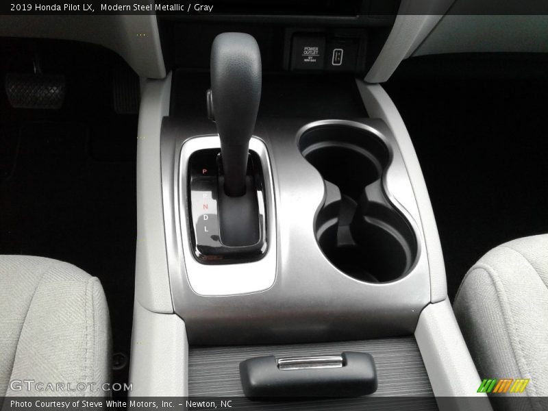 Modern Steel Metallic / Gray 2019 Honda Pilot LX