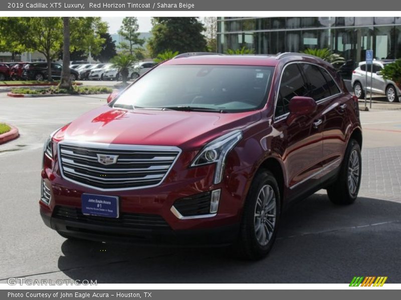 Red Horizon Tintcoat / Sahara Beige 2019 Cadillac XT5 Luxury