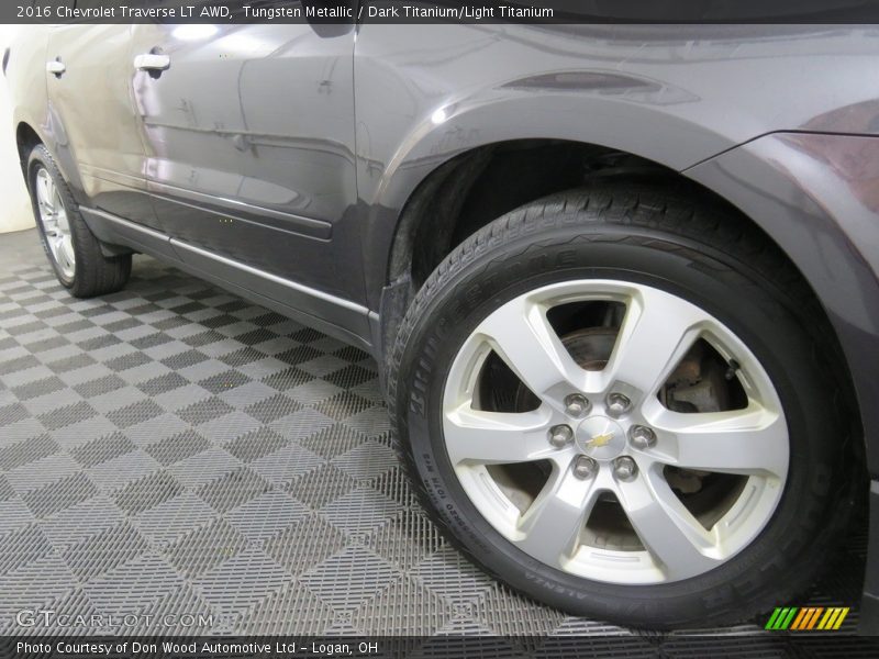 Tungsten Metallic / Dark Titanium/Light Titanium 2016 Chevrolet Traverse LT AWD