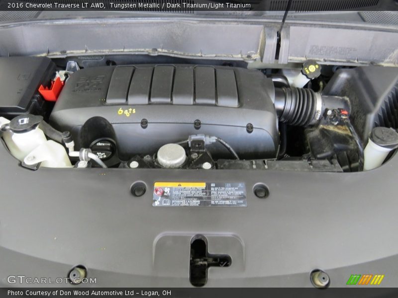 Tungsten Metallic / Dark Titanium/Light Titanium 2016 Chevrolet Traverse LT AWD