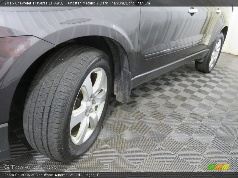 Tungsten Metallic / Dark Titanium/Light Titanium 2016 Chevrolet Traverse LT AWD