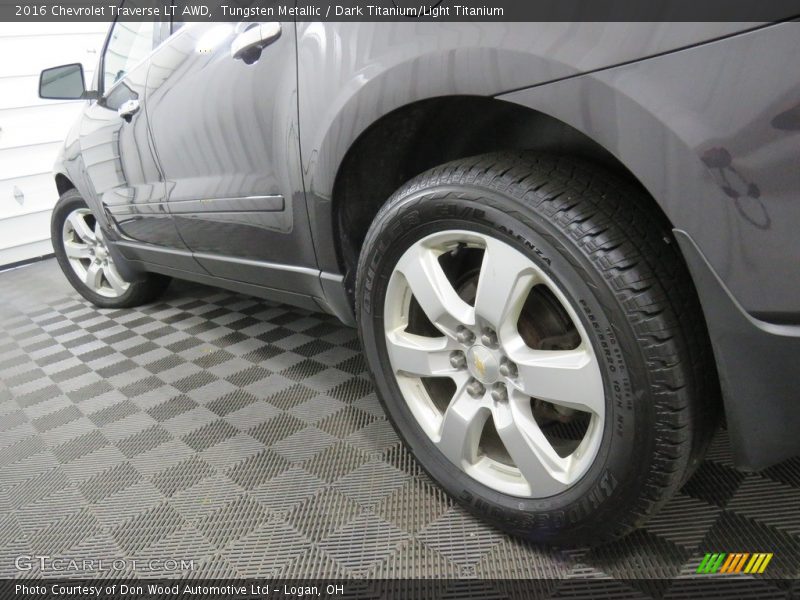 Tungsten Metallic / Dark Titanium/Light Titanium 2016 Chevrolet Traverse LT AWD