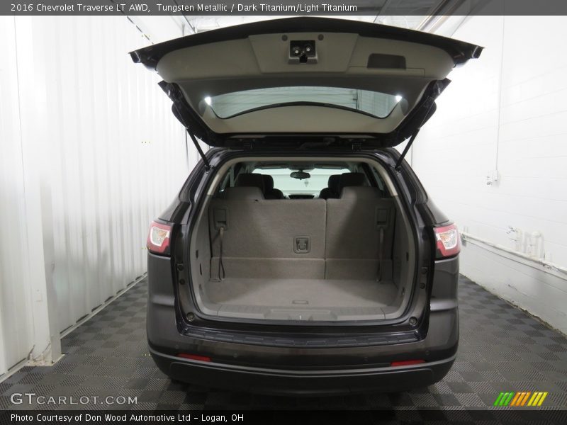 Tungsten Metallic / Dark Titanium/Light Titanium 2016 Chevrolet Traverse LT AWD