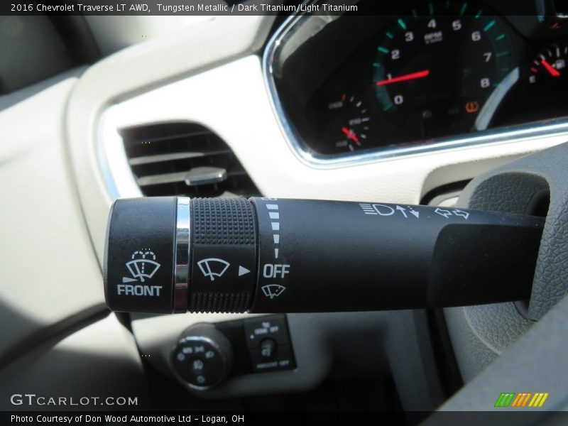 Tungsten Metallic / Dark Titanium/Light Titanium 2016 Chevrolet Traverse LT AWD
