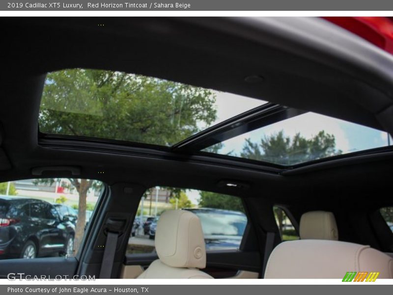 Red Horizon Tintcoat / Sahara Beige 2019 Cadillac XT5 Luxury