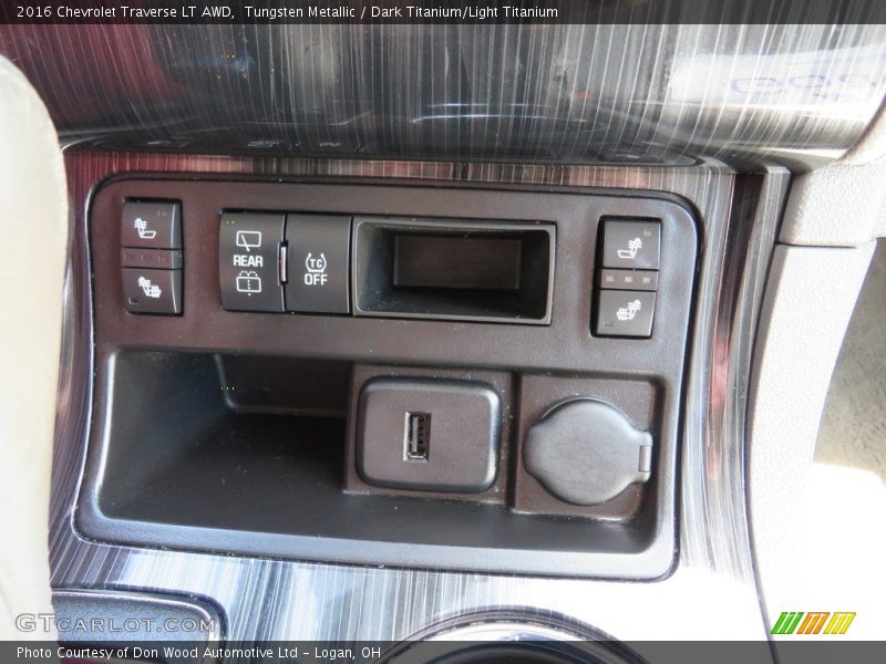 Tungsten Metallic / Dark Titanium/Light Titanium 2016 Chevrolet Traverse LT AWD