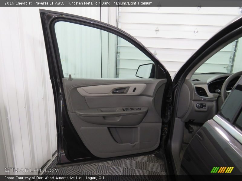 Tungsten Metallic / Dark Titanium/Light Titanium 2016 Chevrolet Traverse LT AWD