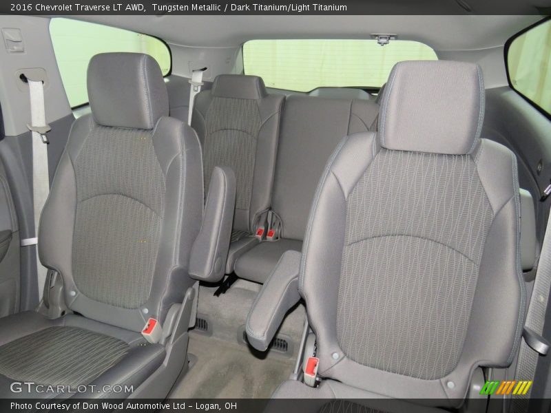 Tungsten Metallic / Dark Titanium/Light Titanium 2016 Chevrolet Traverse LT AWD