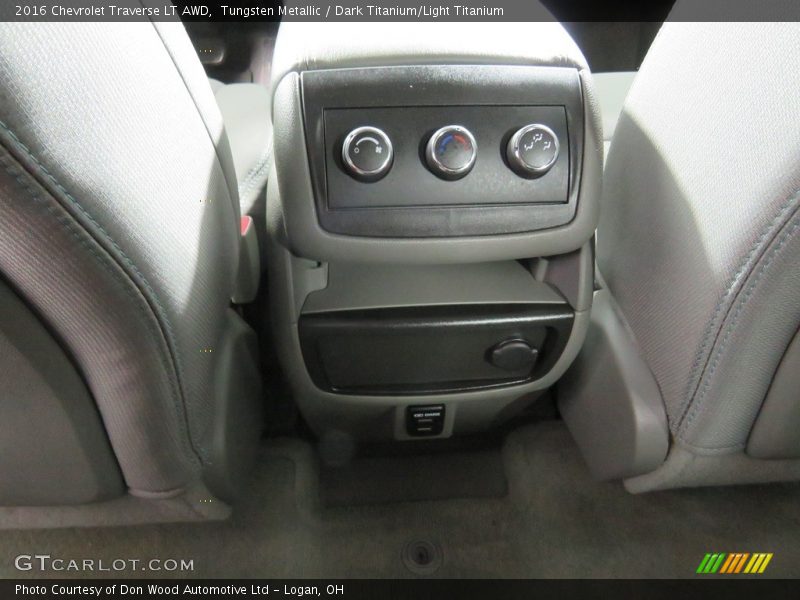 Tungsten Metallic / Dark Titanium/Light Titanium 2016 Chevrolet Traverse LT AWD