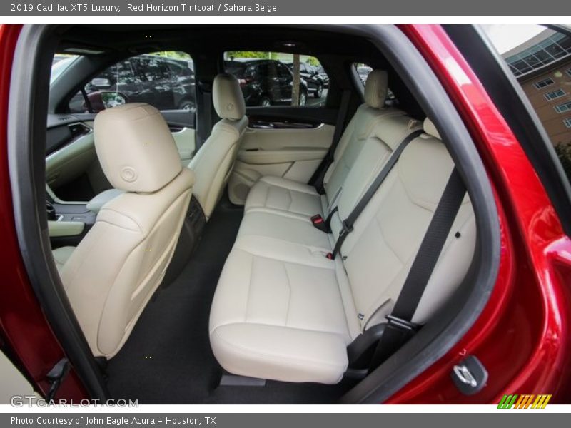 Red Horizon Tintcoat / Sahara Beige 2019 Cadillac XT5 Luxury