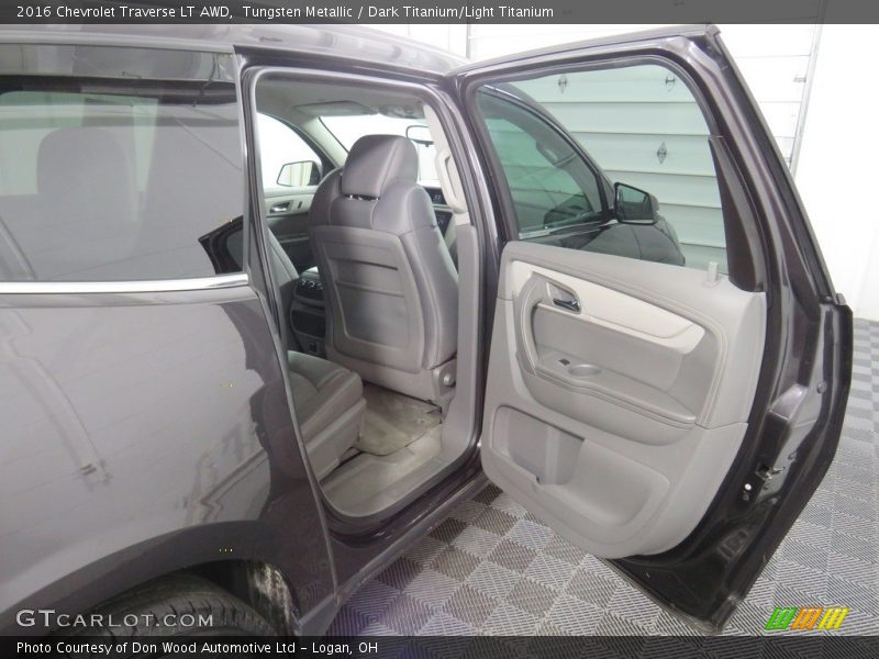 Tungsten Metallic / Dark Titanium/Light Titanium 2016 Chevrolet Traverse LT AWD