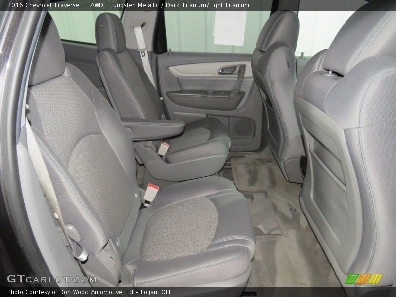 Tungsten Metallic / Dark Titanium/Light Titanium 2016 Chevrolet Traverse LT AWD