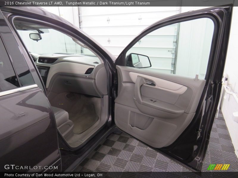 Tungsten Metallic / Dark Titanium/Light Titanium 2016 Chevrolet Traverse LT AWD