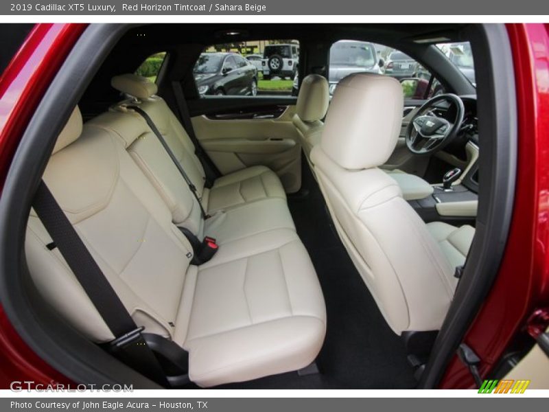 Red Horizon Tintcoat / Sahara Beige 2019 Cadillac XT5 Luxury