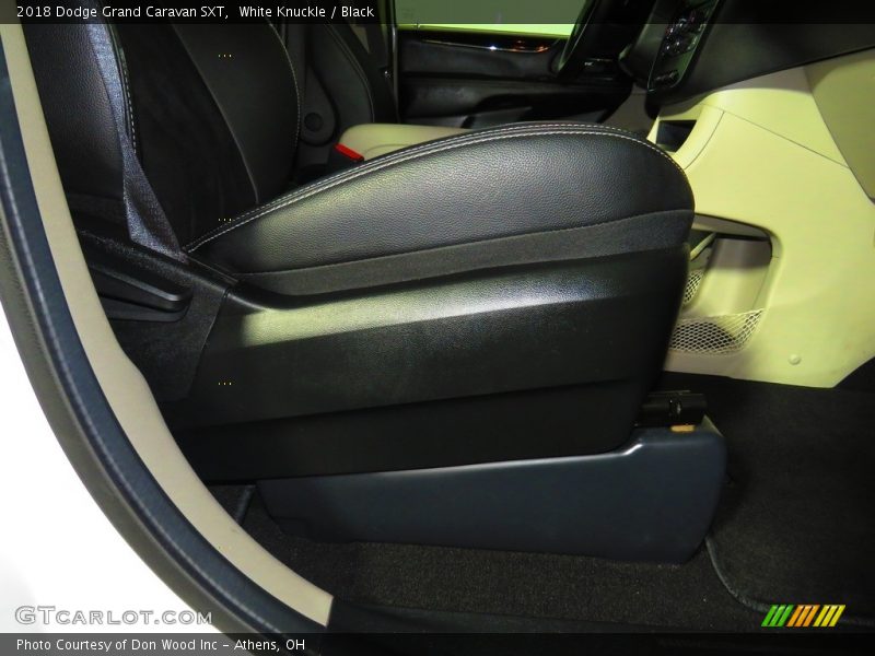 White Knuckle / Black 2018 Dodge Grand Caravan SXT