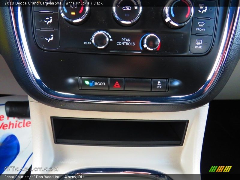 White Knuckle / Black 2018 Dodge Grand Caravan SXT